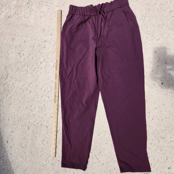 lululemon keep moving 7/8 pant cassis never worn - Picture 6 of 9